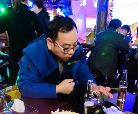 逆风飞扬，共赢未来