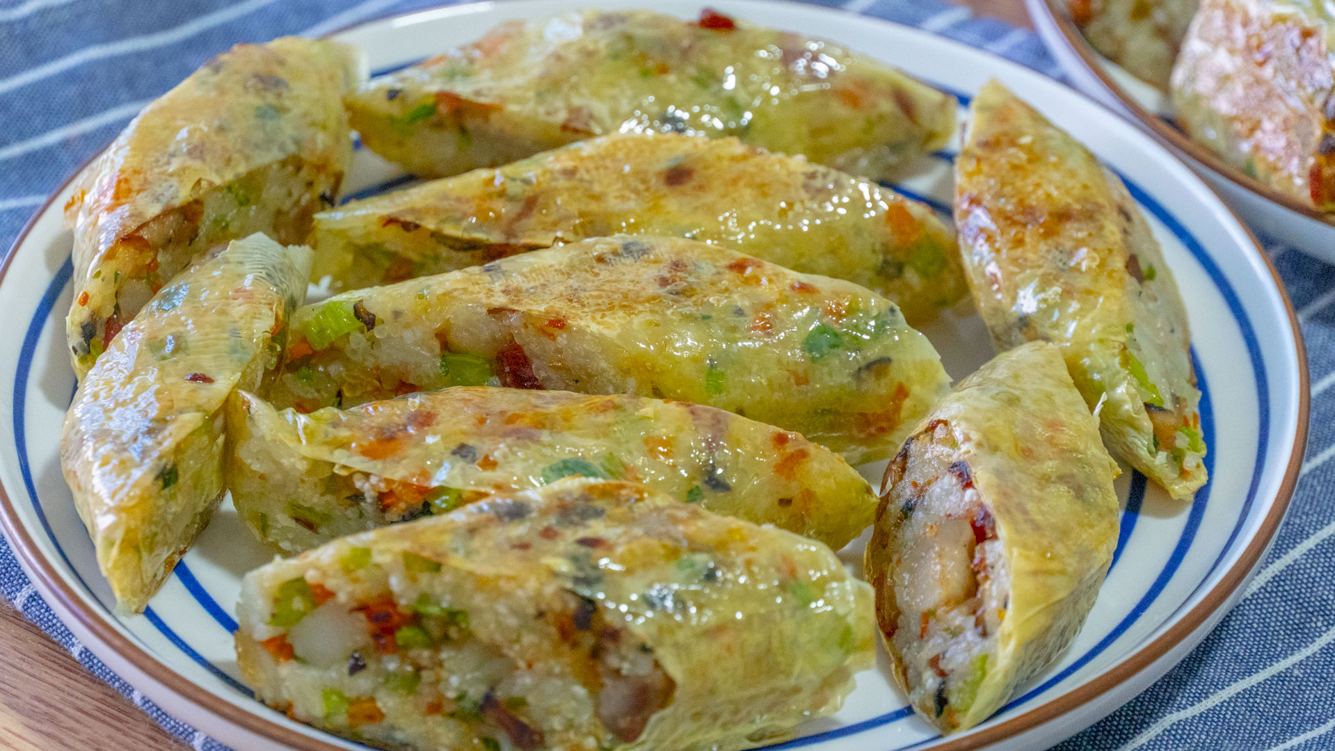 冬天早餐就要这样做，蒸一蒸，卷一卷，软糯又咸香，孩子抢着吃