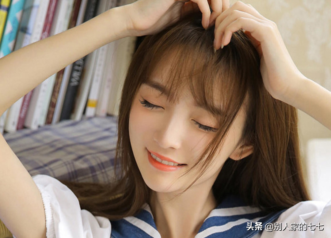 女人想你了，不会直说“我想你”，而是这样“暗示”你