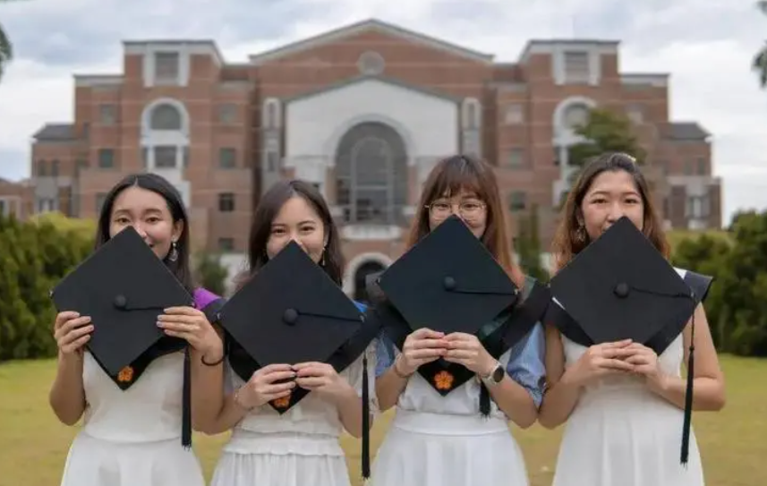 大学女生职业“恋爱难度”排行，护士榜上有名，榜首男生敬而远之