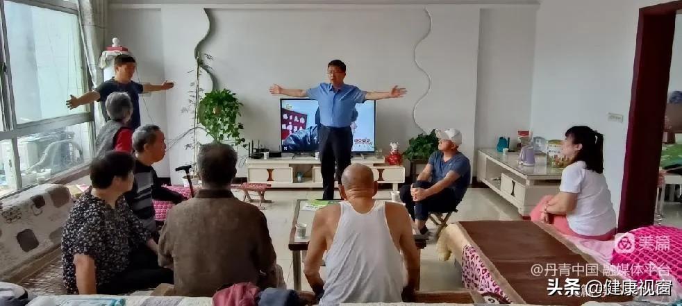 大医精诚 医者仁心——陕西扶贫书画院带领中医药专家下乡送健康