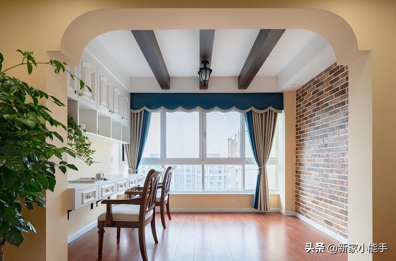 90平地中海風格，全屋简单又温馨，电视墙太抢眼了，一家人都喜欢