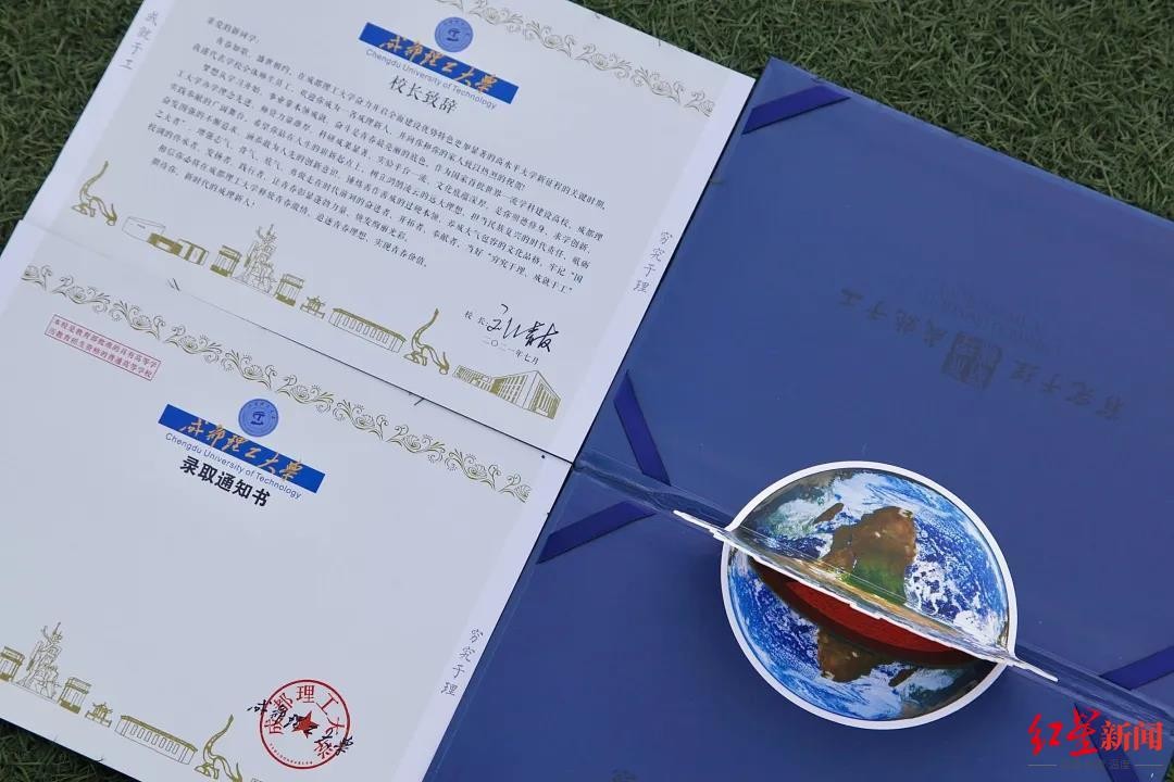 央视密集报道，主流媒体聚焦！2021年，四川一高校“爆火”出圈，点击破亿！