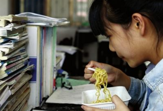 考生高考期间想成为“黑马”，成功逆袭，起码有2个条件不可或缺