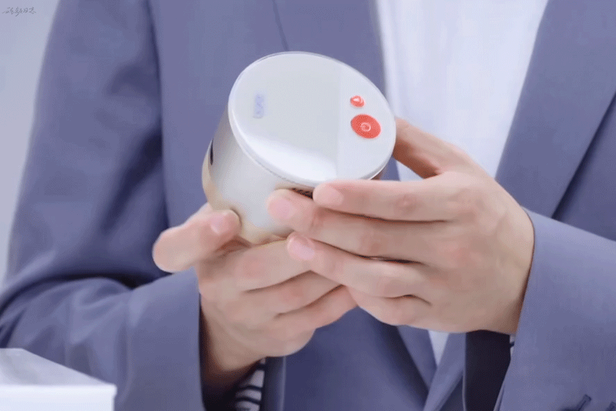 肖战他可真帅啊,帅到没边呀,这身材比例可太完美了