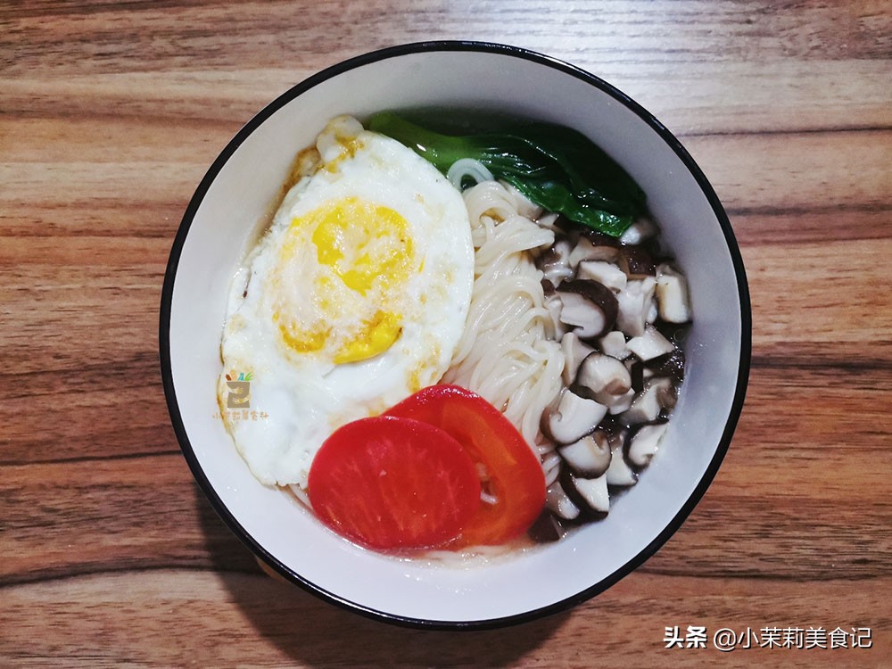 大年初七人日节，传统习俗禁忌多，1戴2吃3送4不打，老传统别丢了