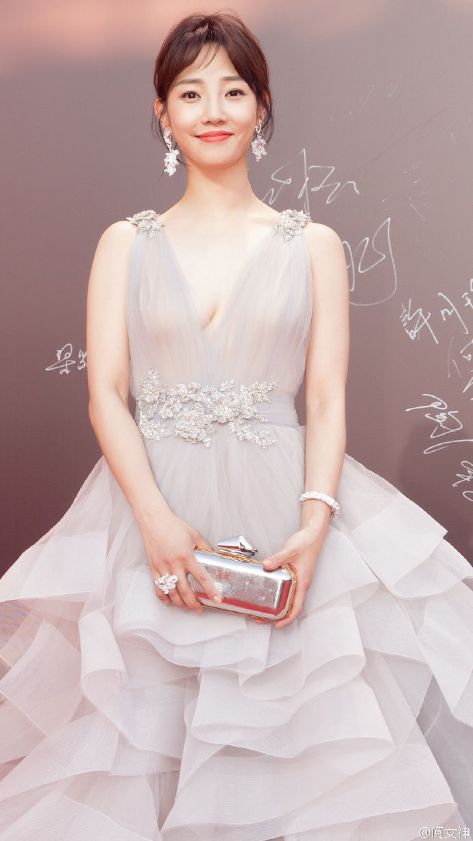 长得貌美如花，衣品一言难尽？不会穿搭真不能怪没钱、不好看