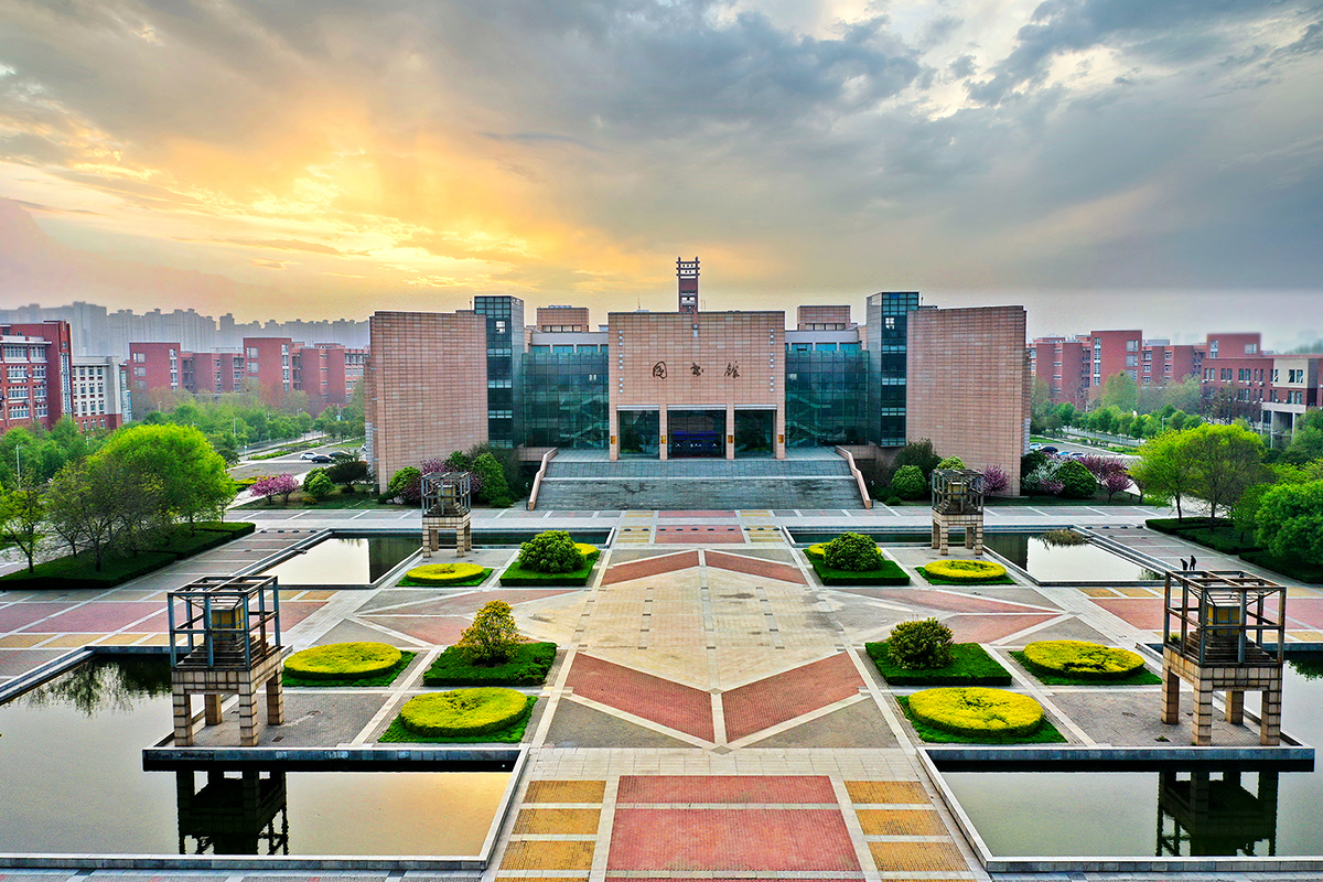 郑州大学发布2022年美术类专业招生简章，附2021年录取分数线