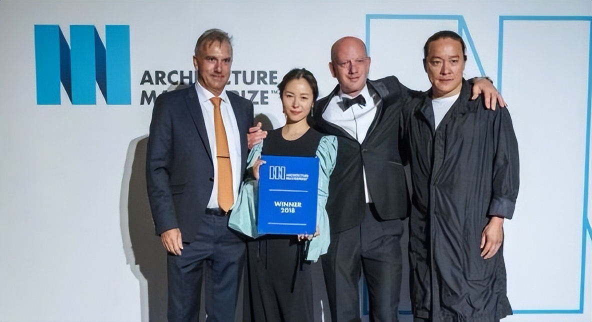 从娱乐新闻到社会新闻，这4位明星的赢家跨界通吃，3位崩了牙