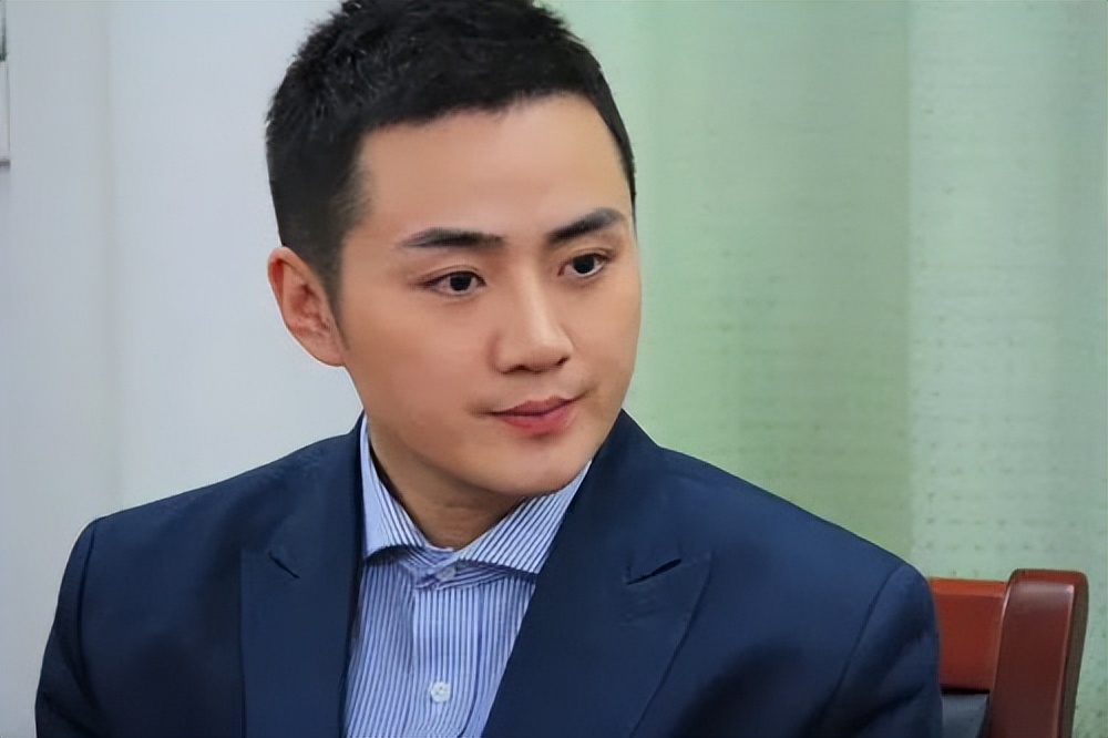 红得快，沉得也快，这9位“风光不再”的男星，如今有人露了原形