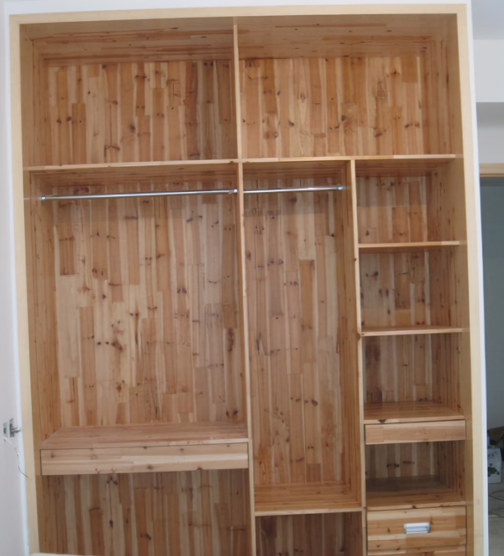 木工打衣柜,是用木工板还是免漆板?