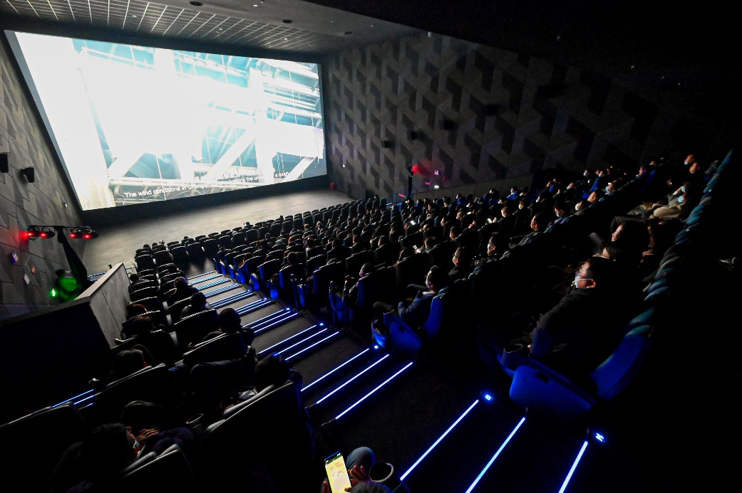 纪录片《扬帆》山城首映 还原重庆来福士建设历程