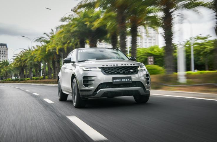 开惯了奔驰GLC，再开路虎揽胜极光L，明白了奔驰和路虎的差别