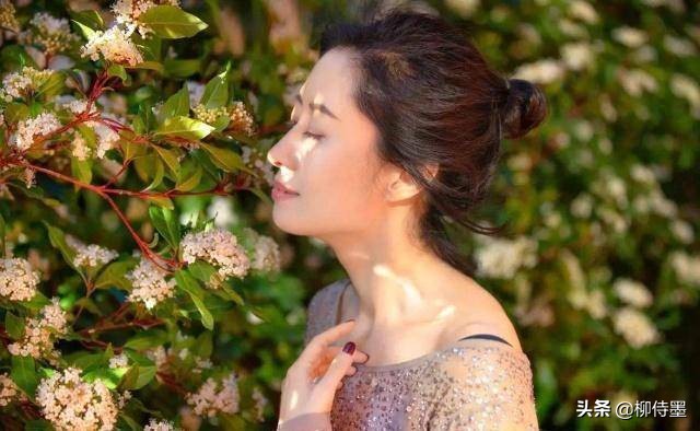 阿姨拍照被吐槽？攝影技巧用起來，盡顯優(yōu)雅文藝美