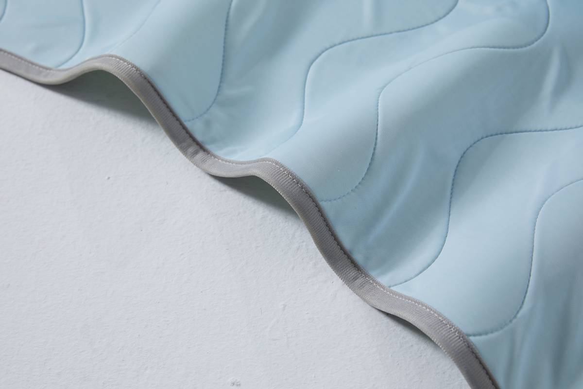 轻润凉意 裹住女朋友柔嫩肌肤——8H助眠乳胶Q弹空调被