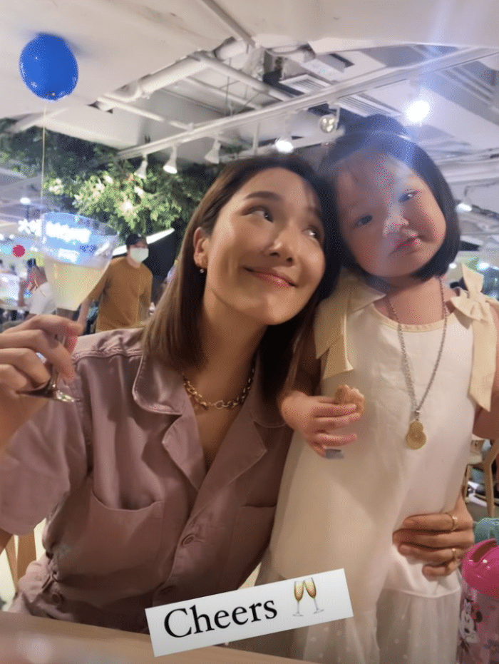 王祖蓝给马龙比心忙工作，李亚男开心晒娃，Gabby嘟嘴卖萌像爸爸