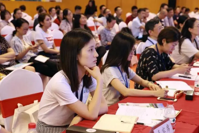 高考想报考“师范大学”，可以选什么专业？三类学科就业很吃香