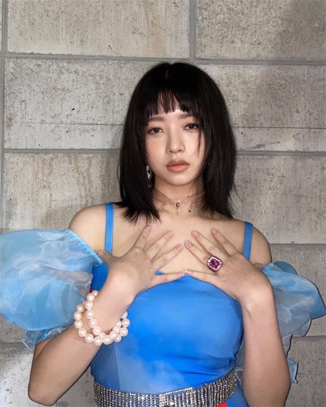 IVE Rei翻唱BLACKPINK Jennie的歌曲，被网友批评