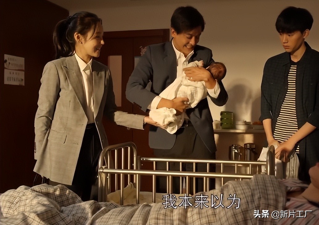 同样是年少演爸，把王源跟周翊然放一起，差别出来了