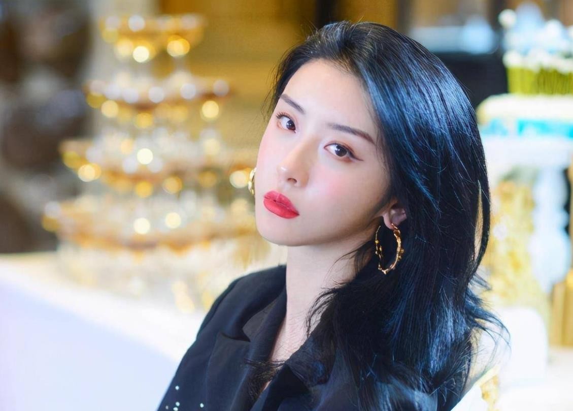 “莽撞千金”赵小棠：陈凯歌出动全家支援她，却因牙膏口碑暴跌