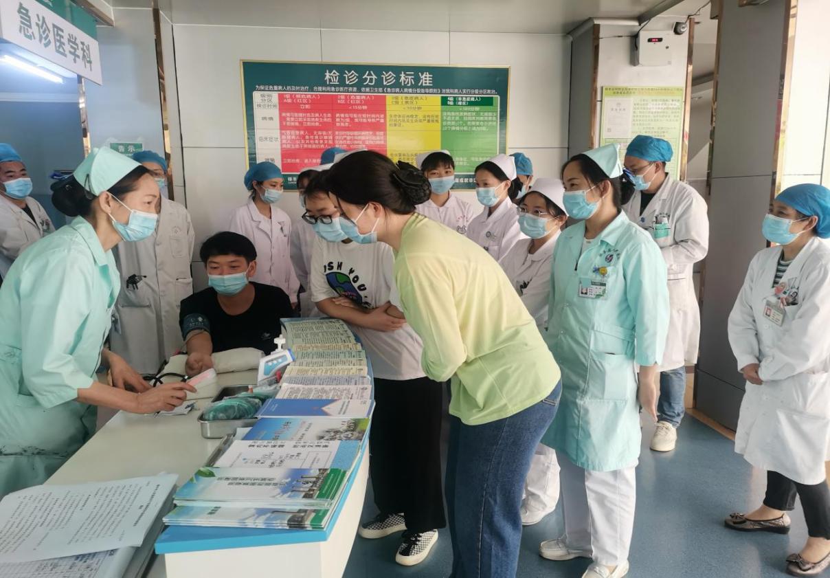 禄丰市人民医院开展群体性食用野生菌中毒应急演练
