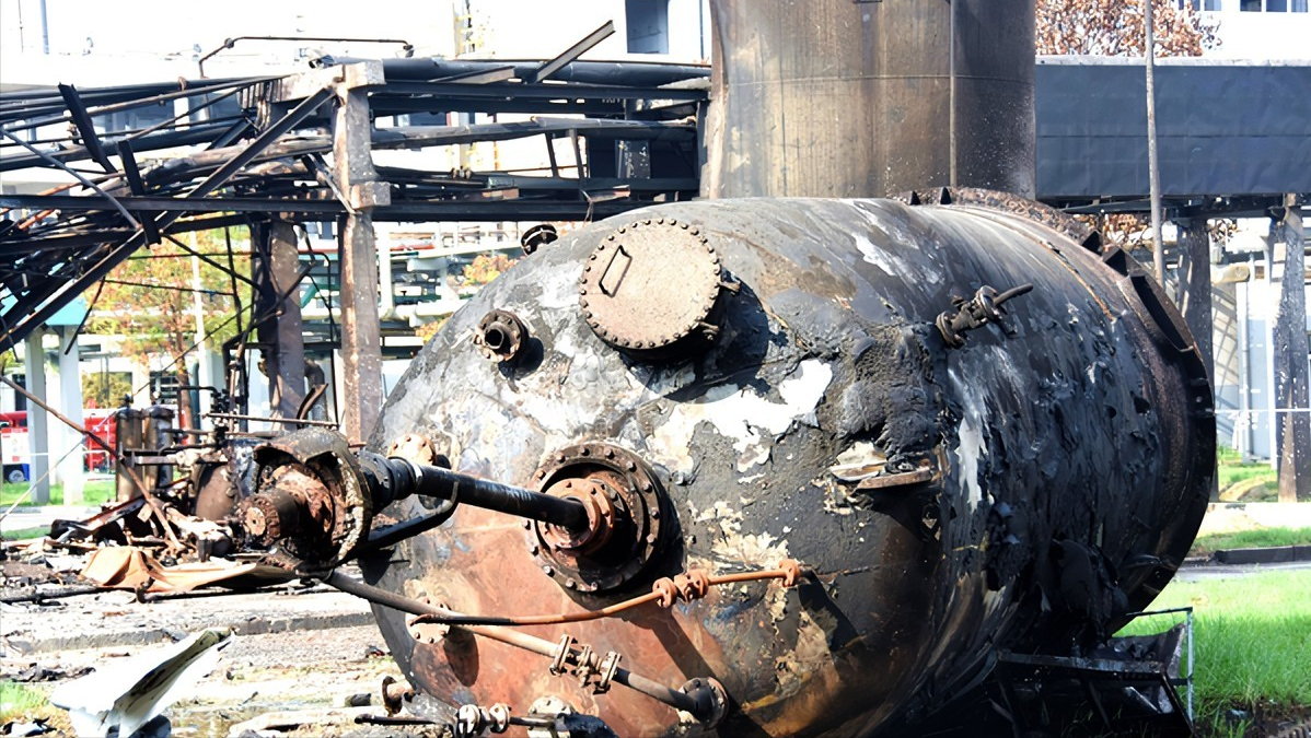 青岛一酒店疑似突发闪爆事故，什么是闪爆？又和燃气有关？