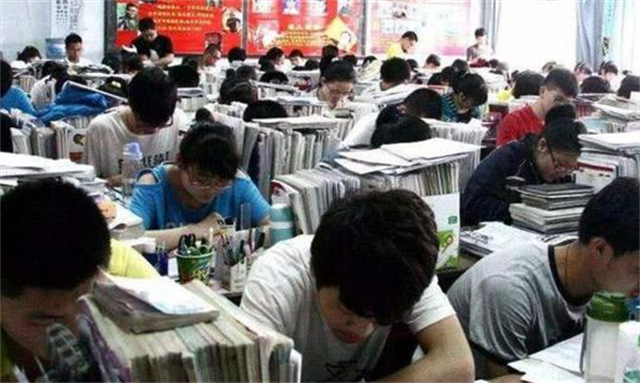 考上大学不去上，拿着3元闯深圳，收破烂年赚400万元，他咋干的？