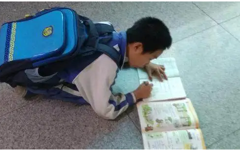 中小学生再迎“新改变”，“双增”来了，意外获得家长大力支持
