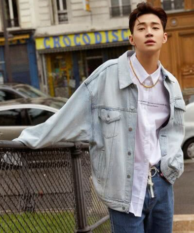 让人舔脚趾，当众凌辱学员，盘点那些令你难以想象的明星恶臭行为