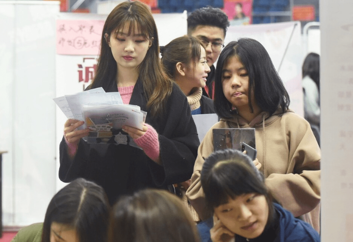 大学做什么生意赚钱呢（毕业生就业5年月薪排名）