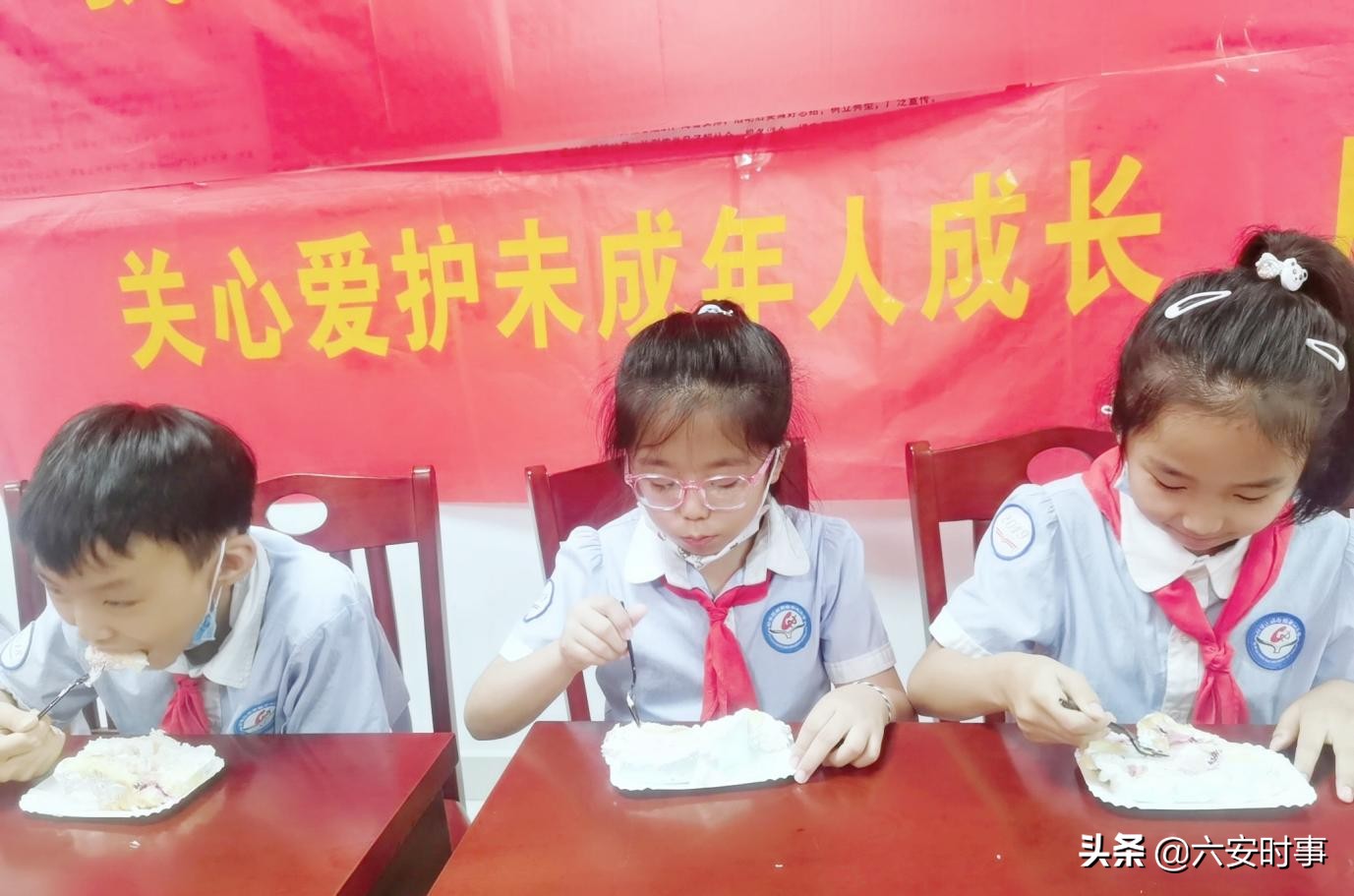 城南镇中心小学妇联与淠滨社区联合活动(图9)