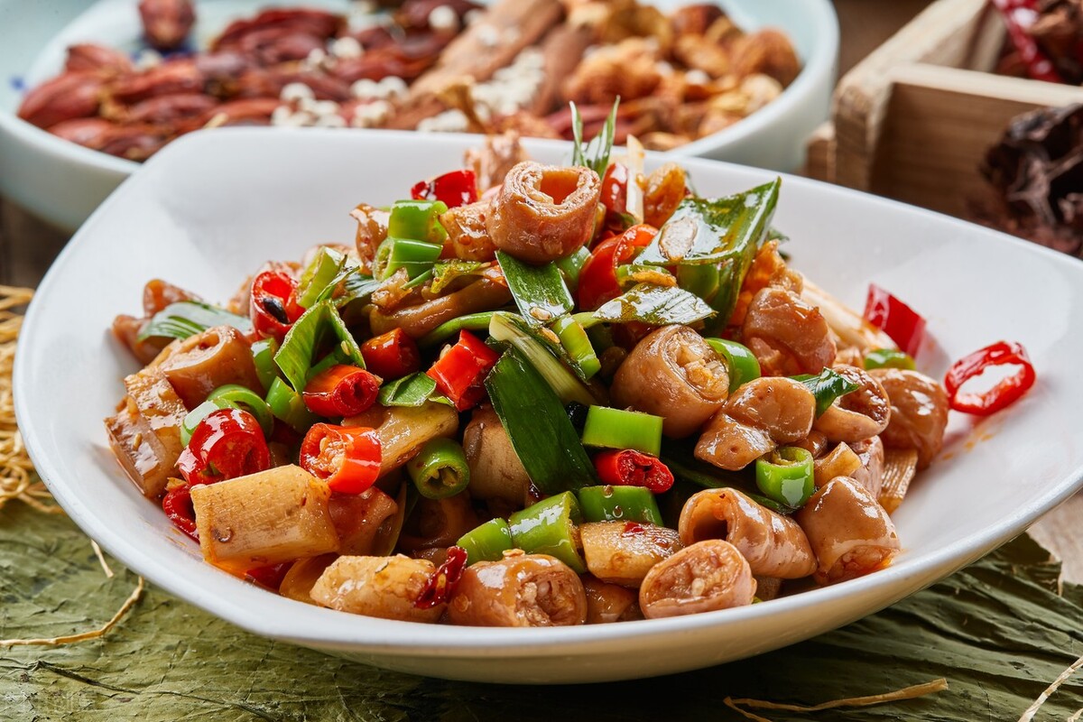 饭店师傅做的溜肥肠真是一绝(饭店溜肥肠的做法) - 趣味头条