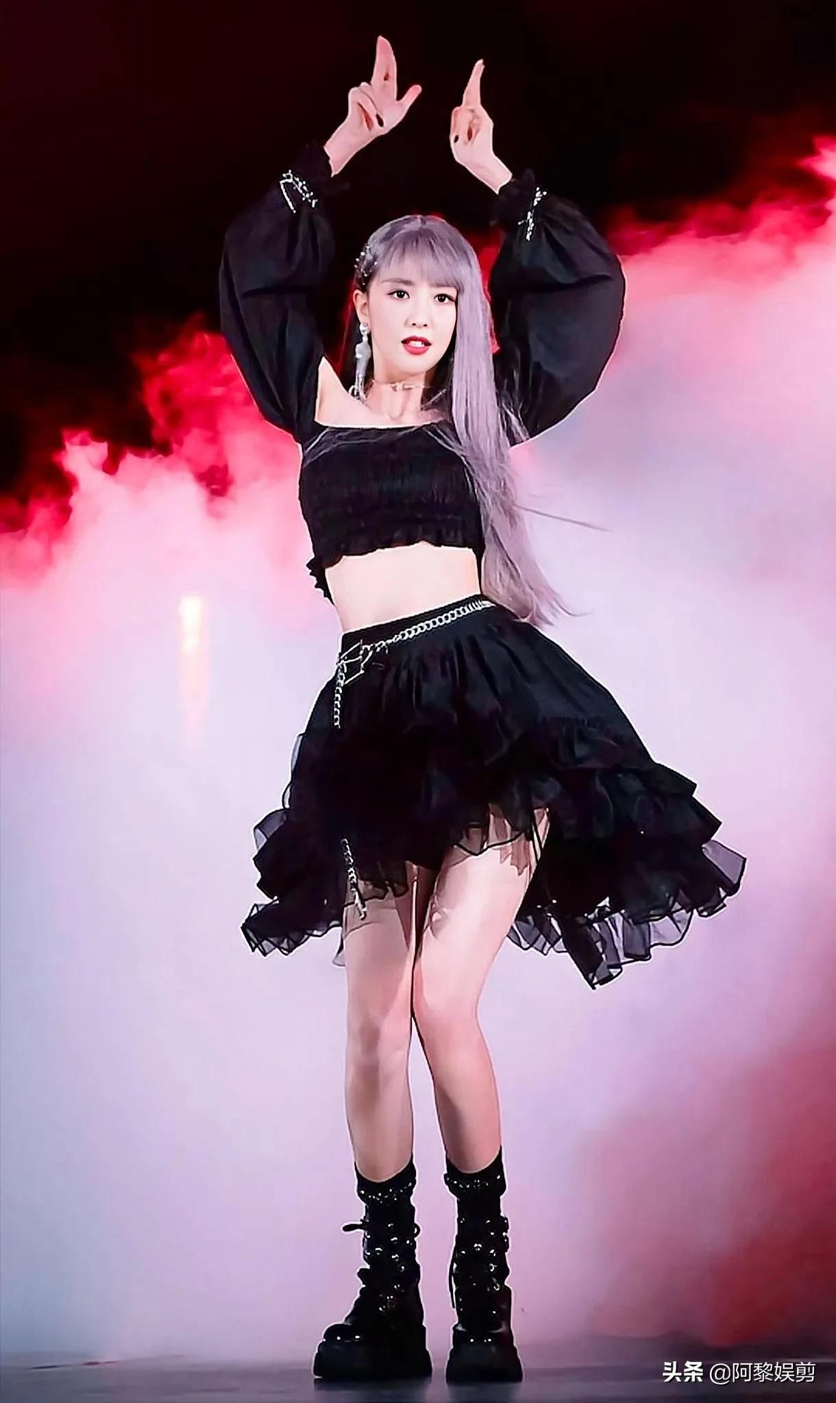 时尚美女佟丽娅，太漂亮了