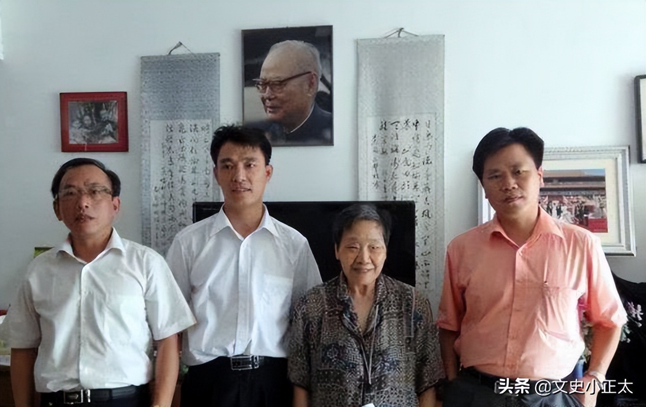 至今仍健在的开国元帅夫人，如今95岁高龄仍健朗，孙女成为歌星