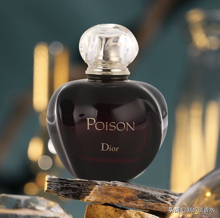 迪奥 紫毒(黑毒)dior poison前调:芫荽 李子 森林水果 茴芹 巴西红木