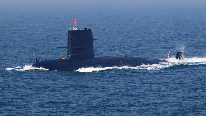 Ӣ���������ڰĲ����Ǳͧ���ƻ��Ϻ�Ѳ��չʾǿӲ���з���������