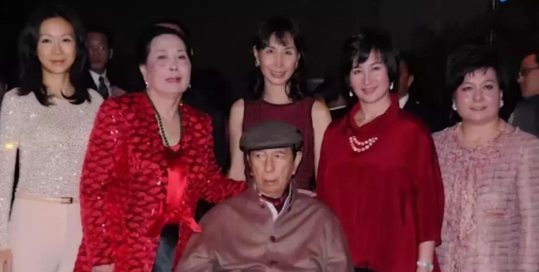du王二房蓝琼缨去世：14岁嫁du王，为上位生1男4女，最终活成赢家
