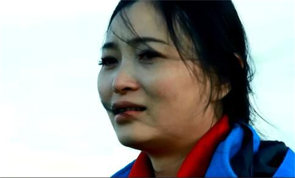 "狼妈"李微漪:2010年带野狼回家,10年后和狼儿子重逢草原