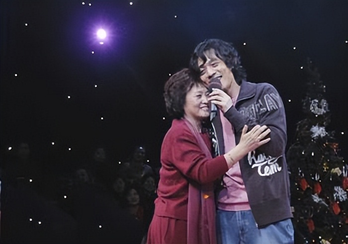 朱明瑛:儿子支持我71岁再当新娘,最大的追求是一家人的幸福