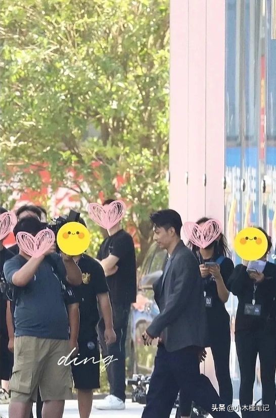 《哥哥2》路透照曝光，吴卓羲温兆伦热聊，林峯坐后面表情淡定