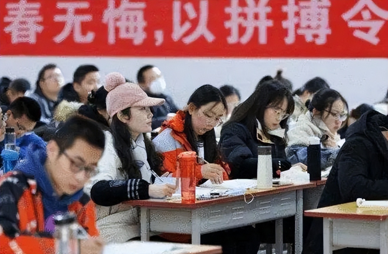 考上清华后，我被官二代吊打，十年寒窗根本拼不过几代人的努力？