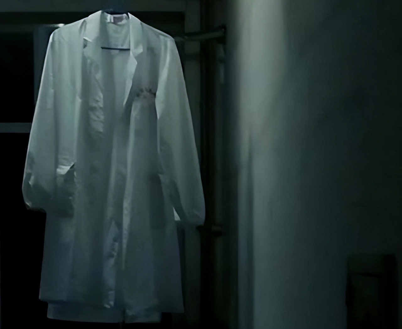 大学里兴起“阴间宿舍”，“三件套”让学生睡不着觉，考验人胆量