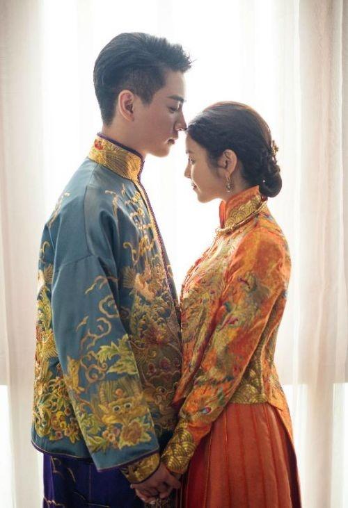 陈晓陈妍希儿子正脸照曝光，大眼睛像父亲，5岁还叼奶嘴惹争议