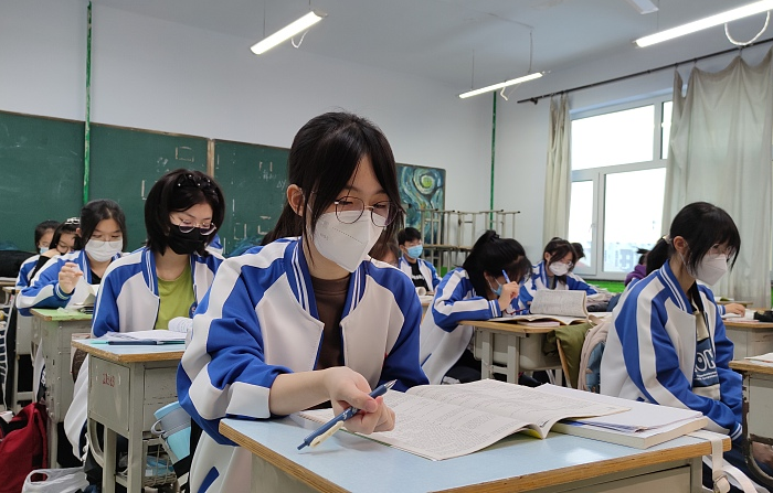 假如高考用一张试卷，哪省的考生更出色呢？家长的回答可谓清醒