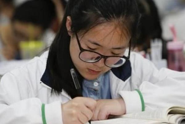 中小学学制将调整为“522”，学生提前3年毕业？官方的回应来了