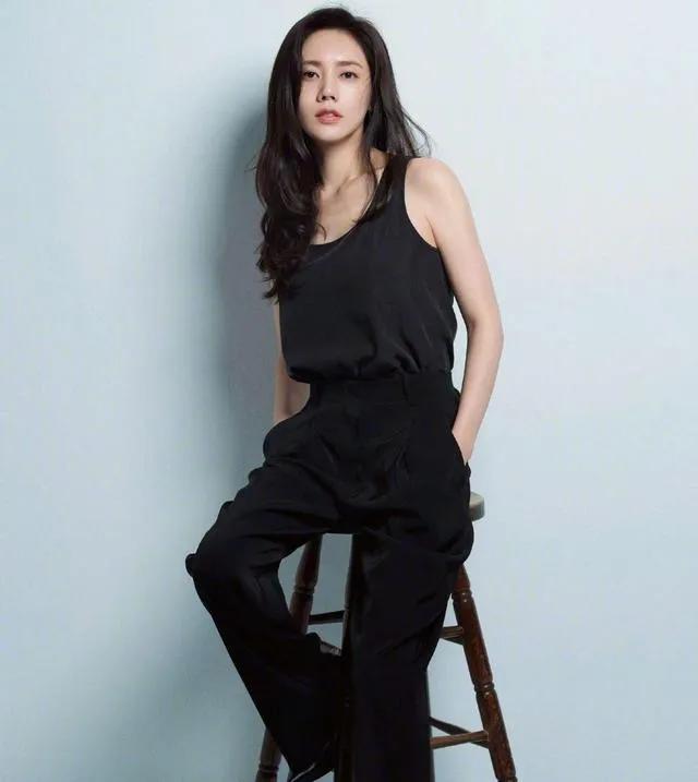 韩国女星秋瓷炫