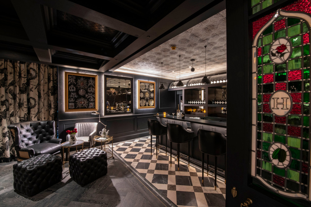 颇具特色的亨利爵士琴酒新酒厂