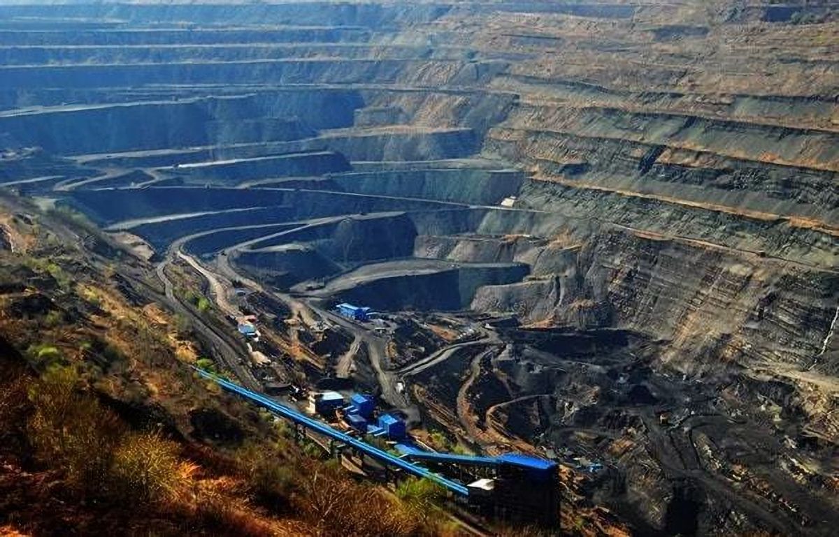 亚洲最大露天煤矿，日本曾霸占40年，掠夺近两亿吨，现暴露危机