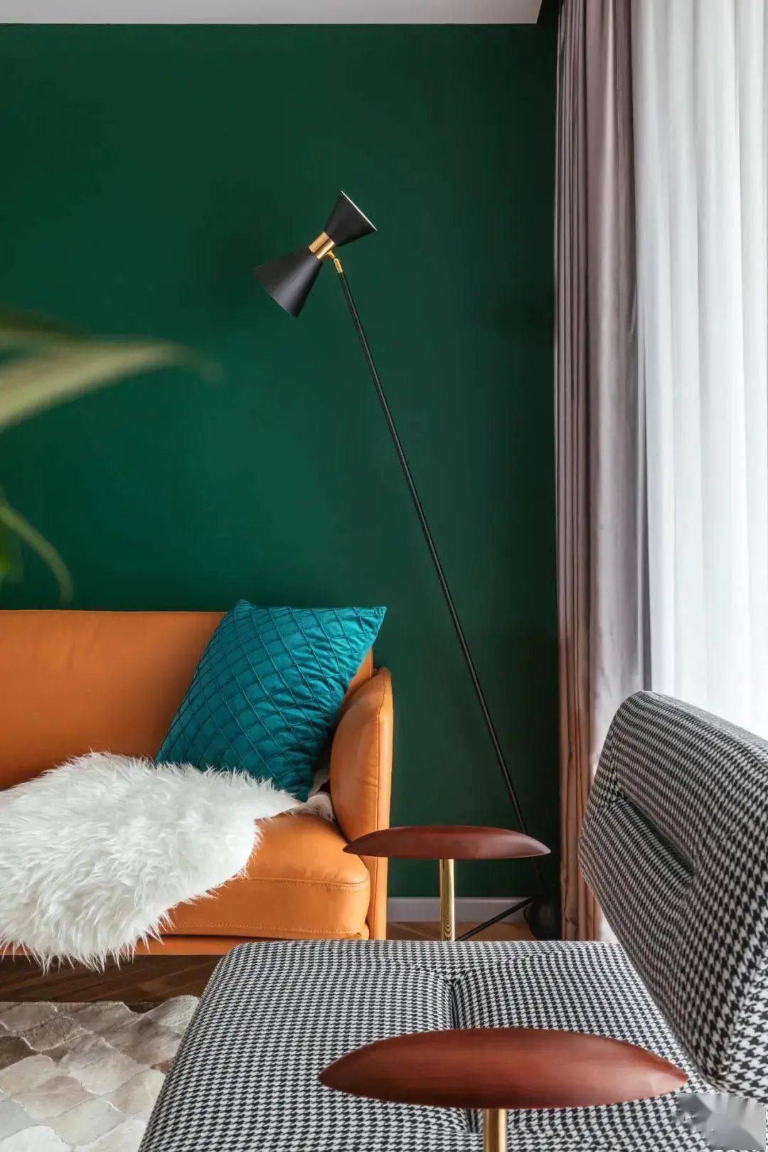 80㎡二房，花5W爆改成浪漫轻奢风的一居室，实用性更强，颜值更高