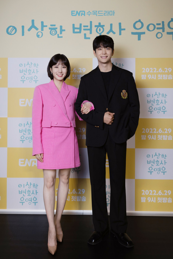 「比想像中矮」韩剧男星：李帝勋、李准基原来没有180公分？